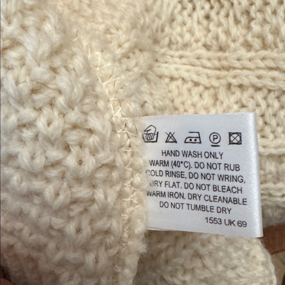 Wool Cable Knit Sweater. Highland Home. Made in Scotland. Medium Unisex.  NWT - Picture 12 of 13